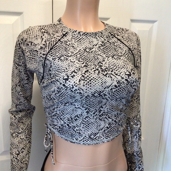 All In Motion Womens 2pc Snake Print Rash Guard Top & Bikini Bottom Set Size Med - Picture 2 of 11